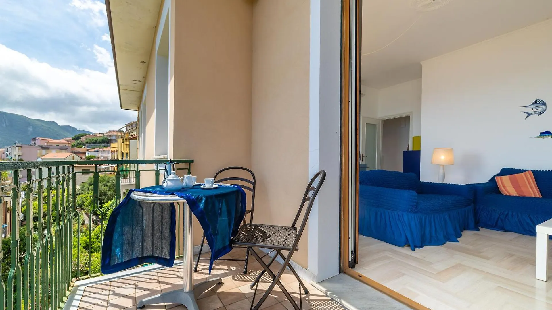 La Casa Nel Blu Italy