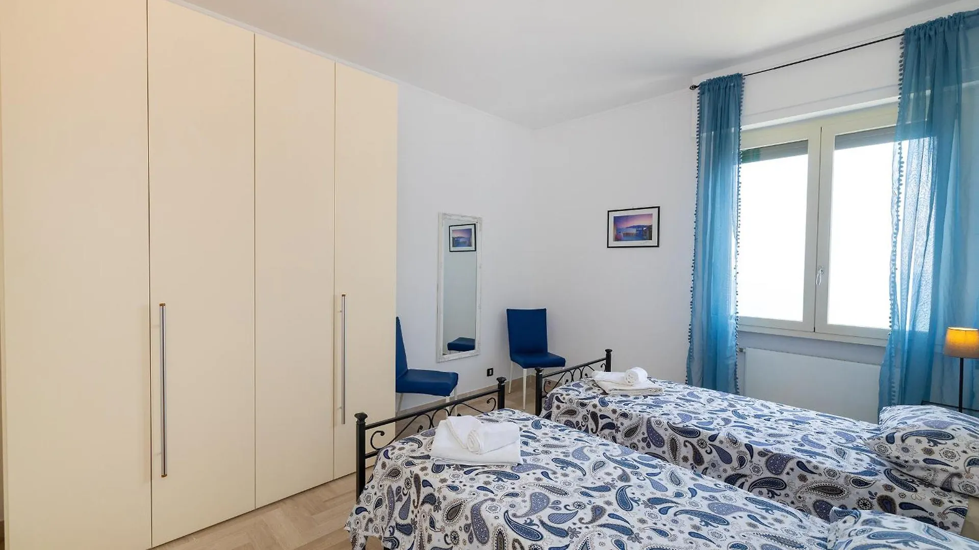 La Casa Nel Blu 0*, Finale Ligure
